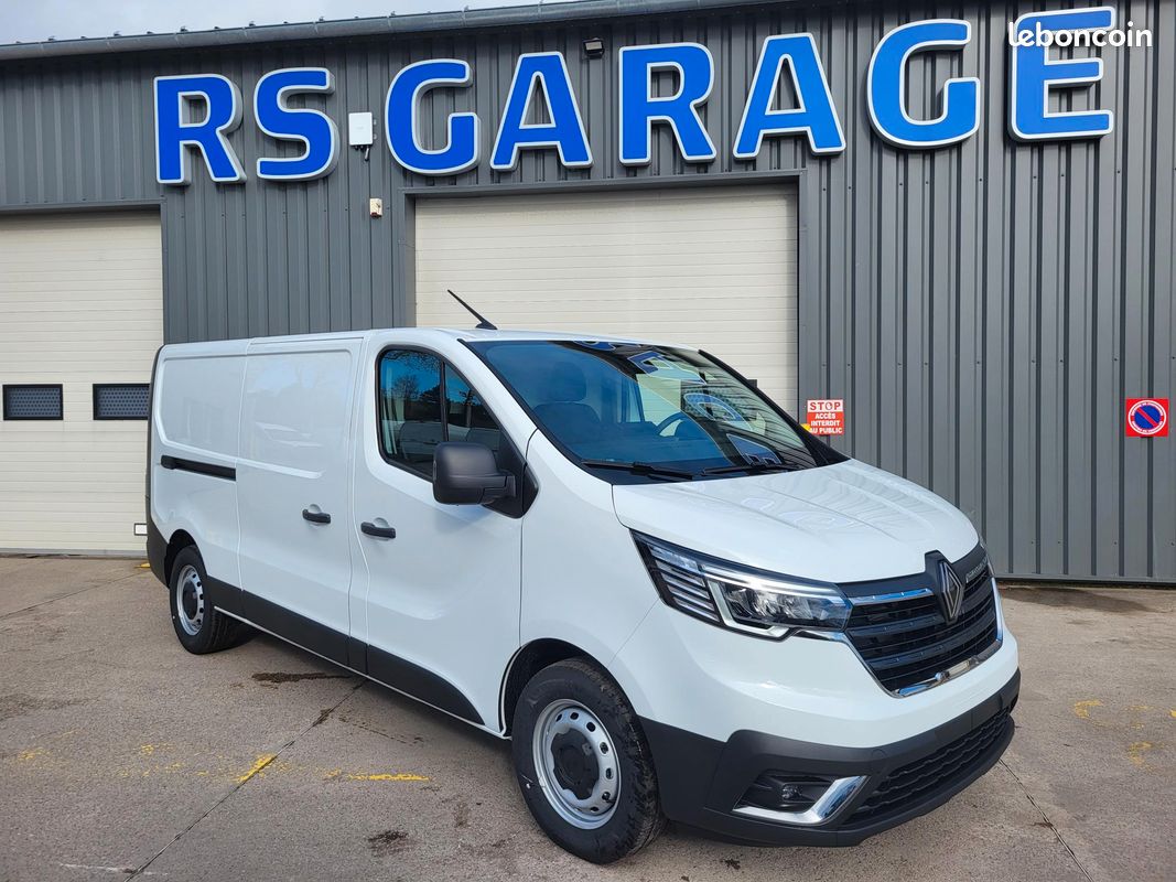 RENAULT TRAFIC L2H1 VAN ( FOURGON ) 3T 2.0 Blue DCI 170 AUTO ADVANCE 03 PLACES NEUF avec BOITE AUTO + CLIM AUTO + CAMÉRA DE RECUL + CARTE ACCES MAINS LIBRES + ANTIBROUILLARDS ( Prix Vente 29 990 HT ) (image 1)