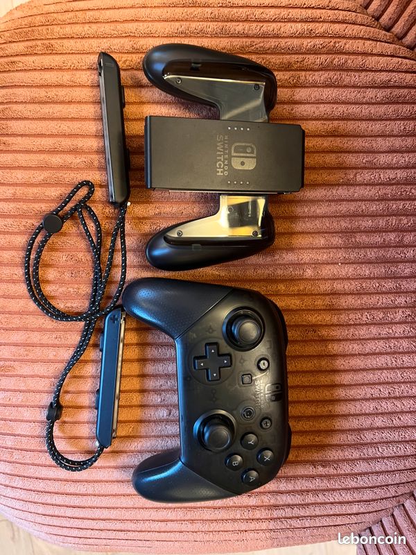 Nintendo Switch OLED blanche + manette Pro + 3 jeux (Zelda TOTK, Animal Crossing, Pokémon) (image 8)