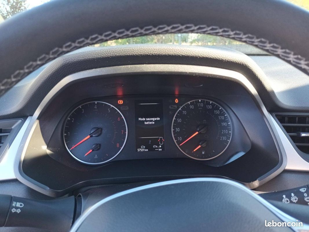 RENAULT Captur TCe 90 - 21 Business (image 22)