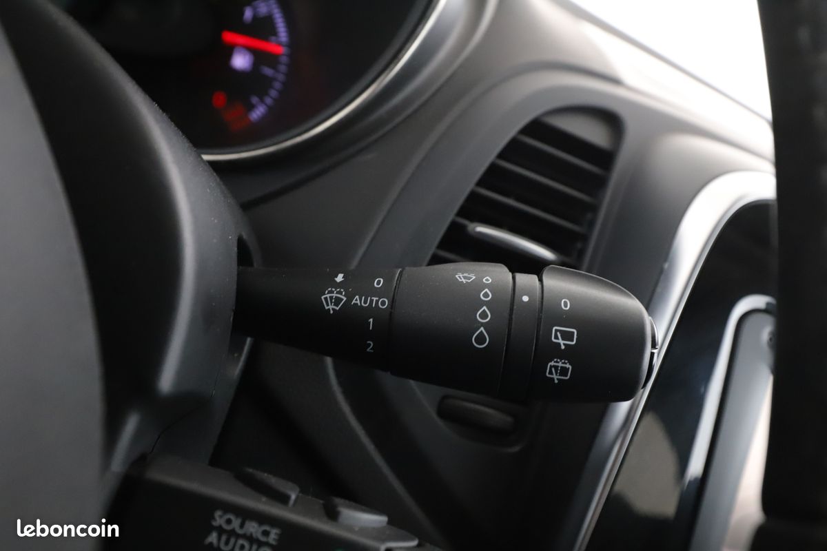 Renault Captur 1.5 dCi Energy Intens 90 ch (image 23)