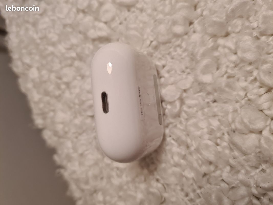 Airpods 3 (image 4)