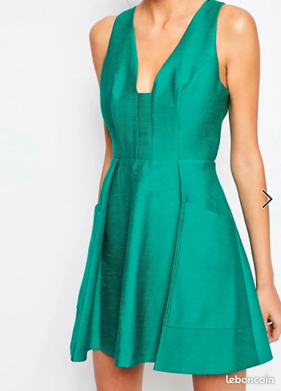 Robe cocktail décolleté plongeant émeraude « Nights » C/meo Collective S / 36 (image 3)