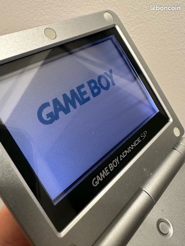 Game Boy Advance SP (image 5)