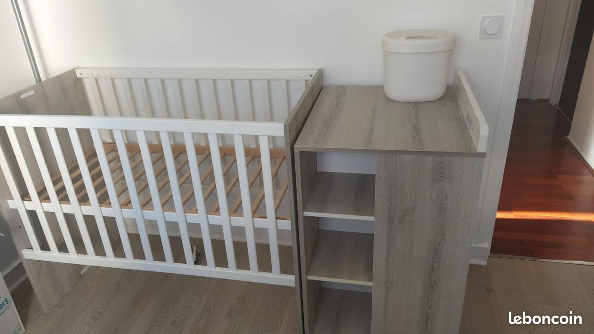 Lit bébé évolutif Sauthon + table à langer (image 1)