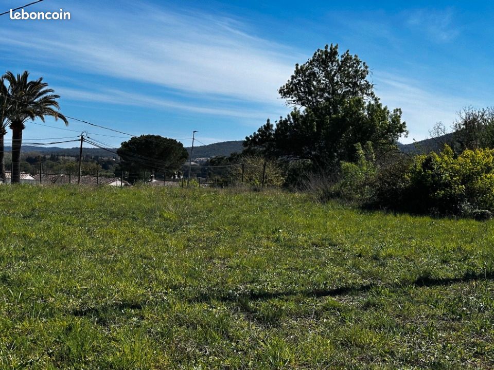 Terrain 500 m² Roquebrune Sur Argens · à Roquebrune-sur-Argens · 227 500 €