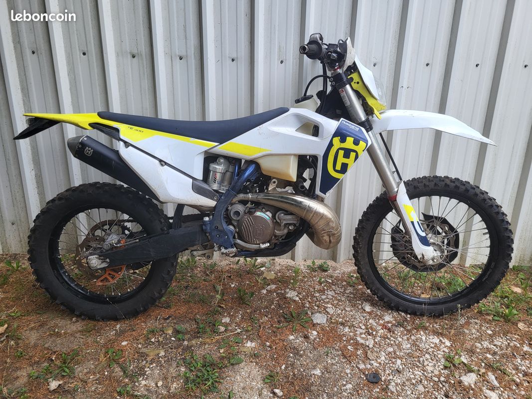 HUSQVARNA 300 TEI de 2023 pour pièce détachée au détail (image 1)