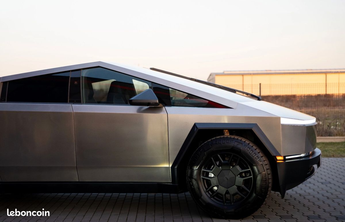 TESLA CYBERTRUCK AWD Foundation Series – 600 CH – 28.600 km – 2024 (image 3)