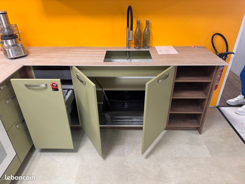 Cuisines verte avec plan de travail céramique (image 4)