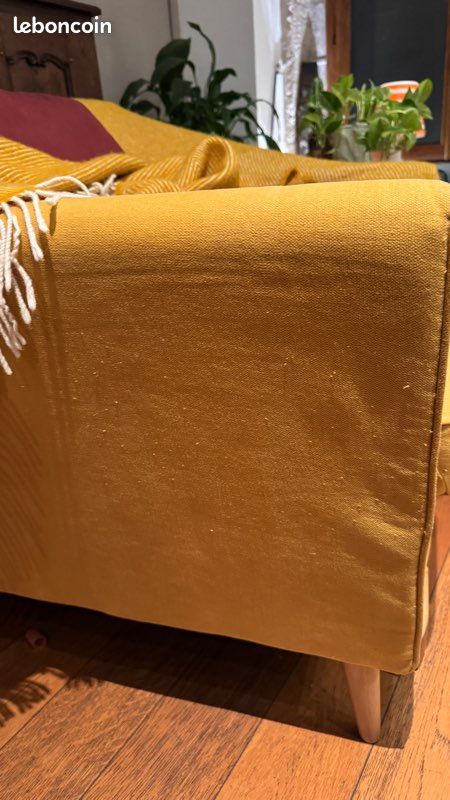 Grand fauteuil jaune modèle Tasie (image 4)