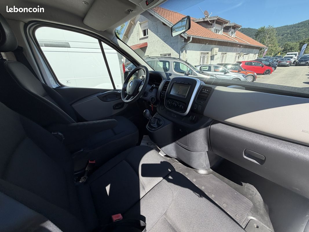 Renault TRAFIC III COMBI L1 1.6 DCI 120CH ENERGY ZEN (image 17)