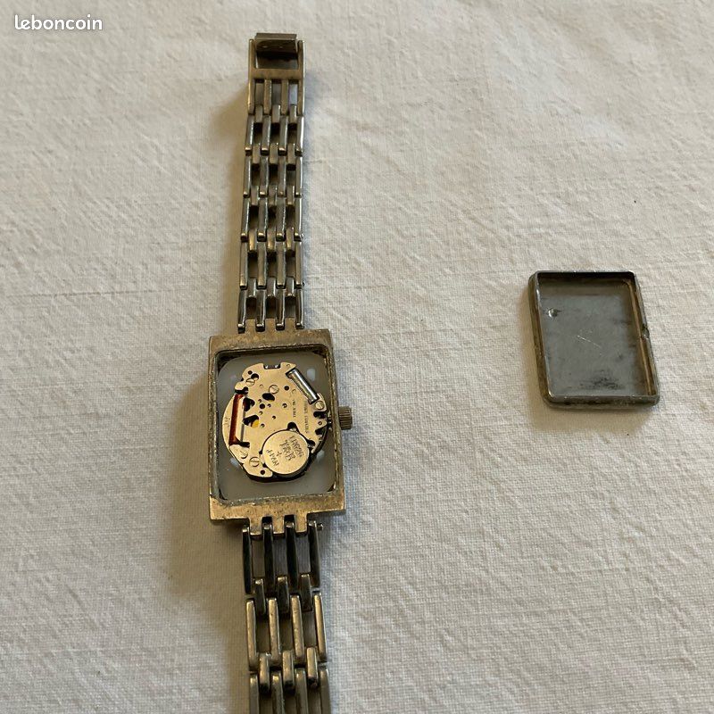 Petite montre ancienne, dame ou enfant marque Ambre, cadran