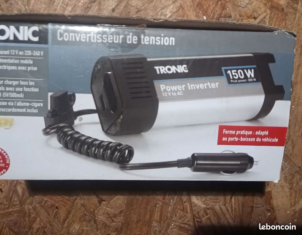 Convertisseur de tension 12V-150W avec prise allume-cigare