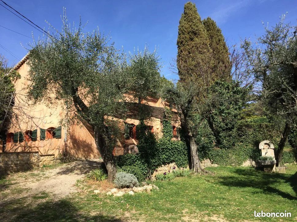 Maison 5 pièces 250 m² · à Grasse · 250 m² · 1 800 €