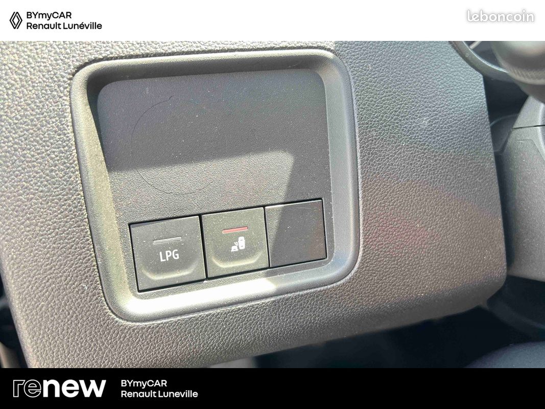 DACIA Duster ECO-G 100 4x2 Journey + (image 18)