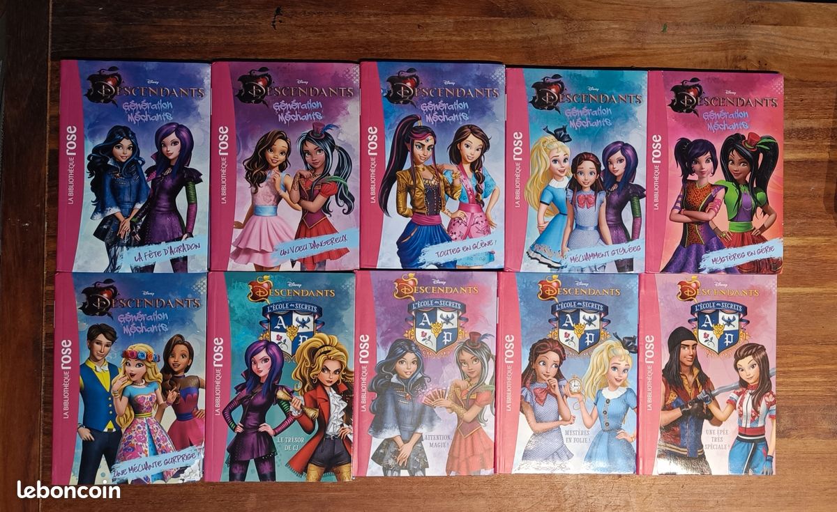 9 tomes Descendants Disney Bibliothèque rose 1-10 sauf 6 (image 1)