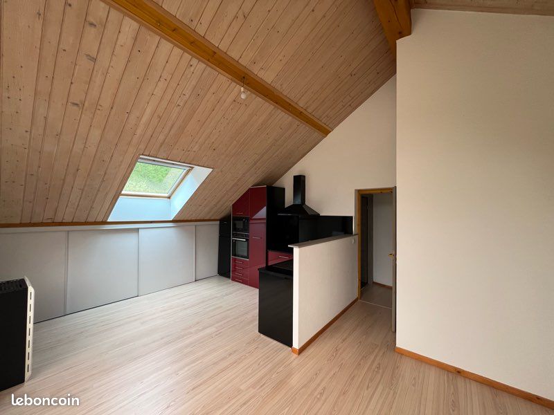 Appartement 4 pièces 55 m² · à La Cluse-Et-Mijoux · 55 m² · 900 €