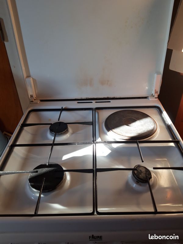 Vend gazinière gaz et four électrique (image 2)