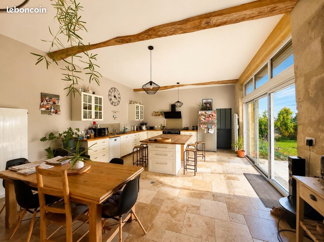 Maison 6 pièces 185 m² · à Beaumont-en-Véron · 185 m² · 325 000 €