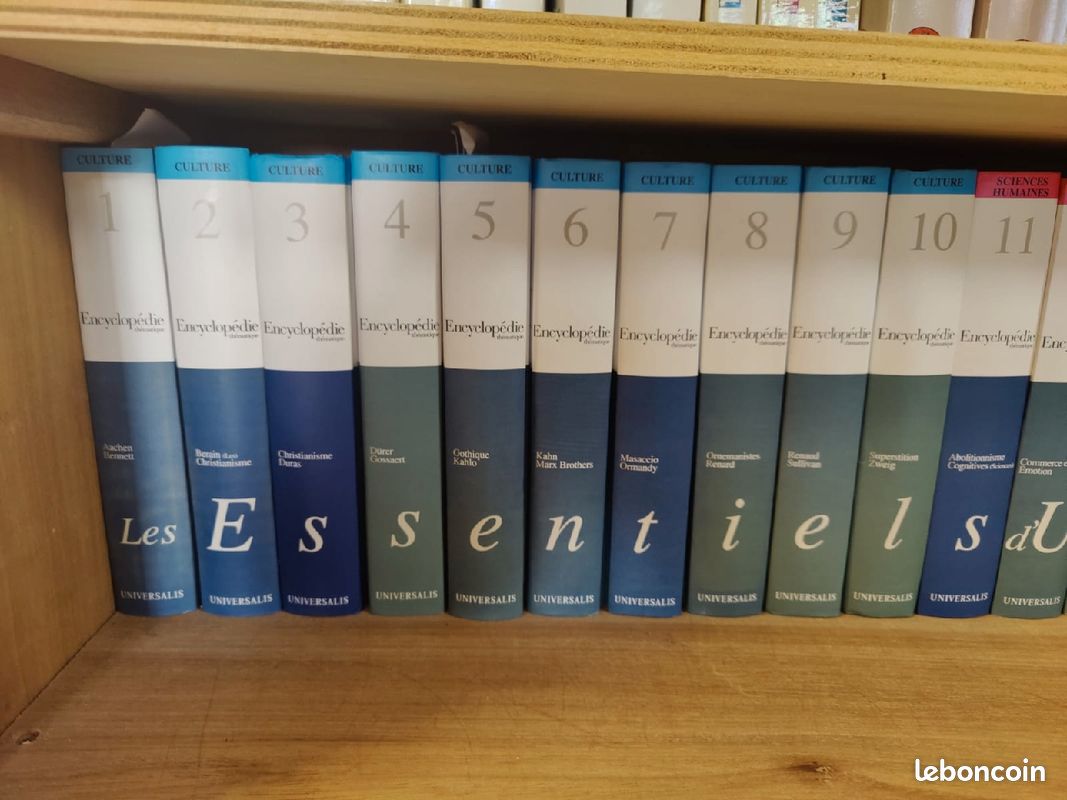 Les essentiels d'Universalis I, II, III (image 1)