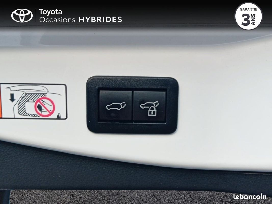 Toyota C-HR 1.8 Hybride 140ch Design MY25 (image 24)