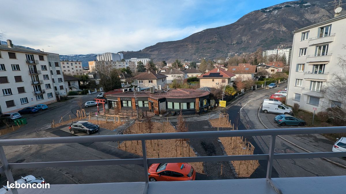 Appartement 3 pièces 55 m² · à La Tronche · 55,5 m² · 880 €