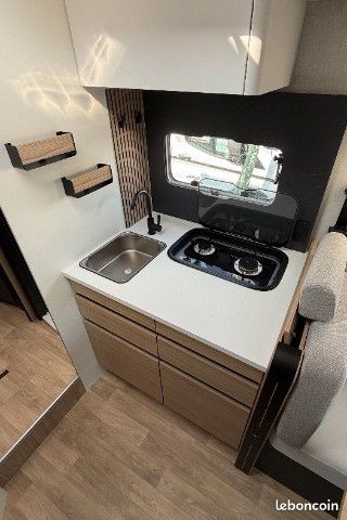 PILOTE P 740 FGJ EVIDENCE - 7.45m / BOITE AUTOMATIQUE / LITS JUMEAUX / Camping-Car Profilé Neuf (image 5)