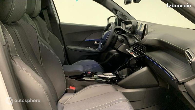 Peugeot 2008 1.2 Hybrid 145ch GT e-DCS6 (image 15)