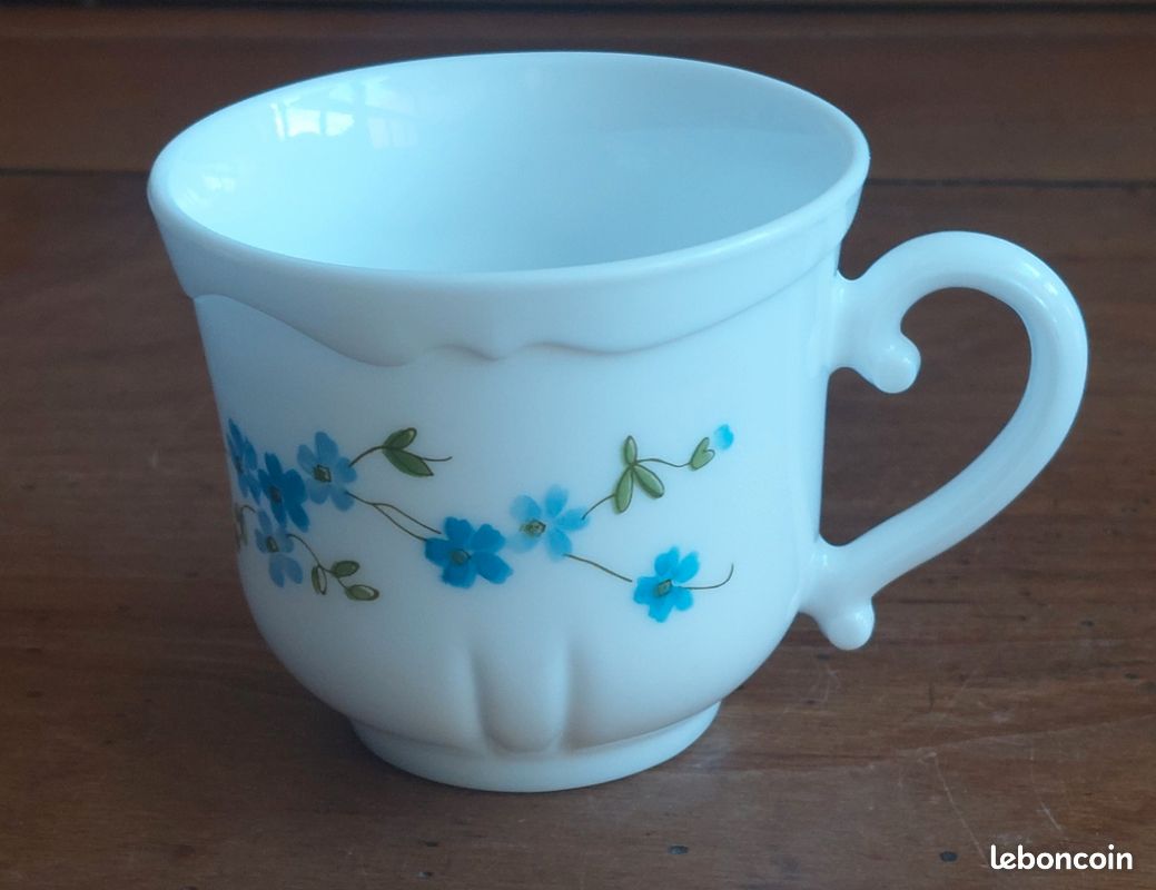 Mug arcopal myosotis d'occasion - Arts de la table