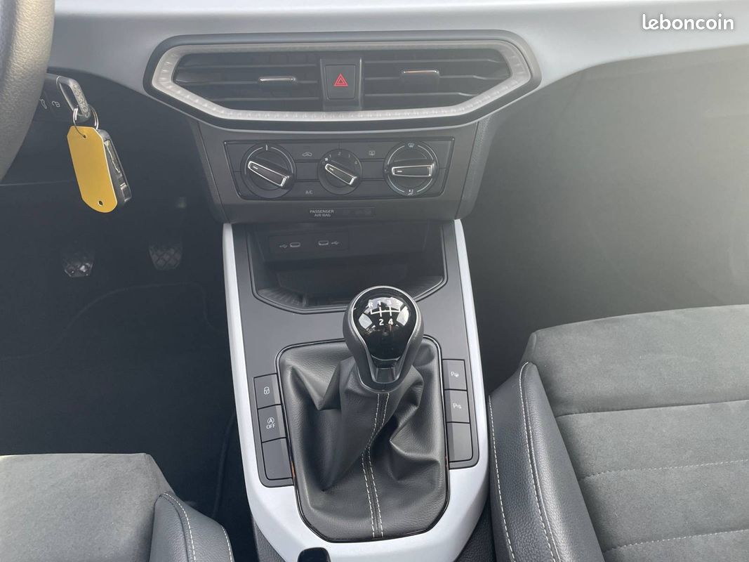 SEAT Arona 1.0 TSI 95 ch Start/Stop BVM5 Urban (image 11)