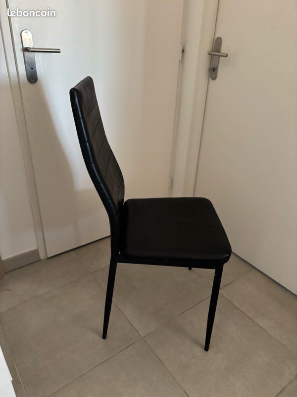 Chaise noire moderne en simili cuir - unité ou lot de 5 (image 2)