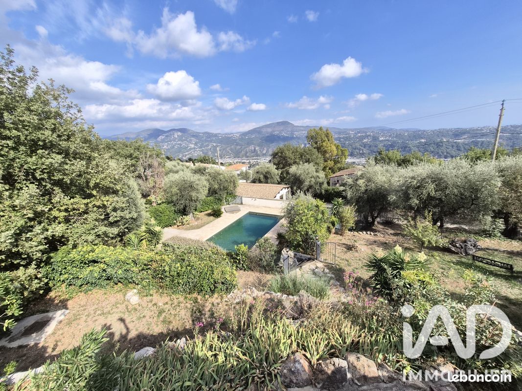 Maison 7 pièces 193 m² · à Carros · 193 m² · 949 000 €