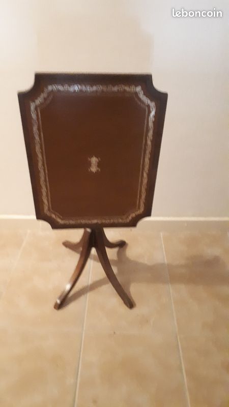Petite Table d’apoint pliante (image 1)