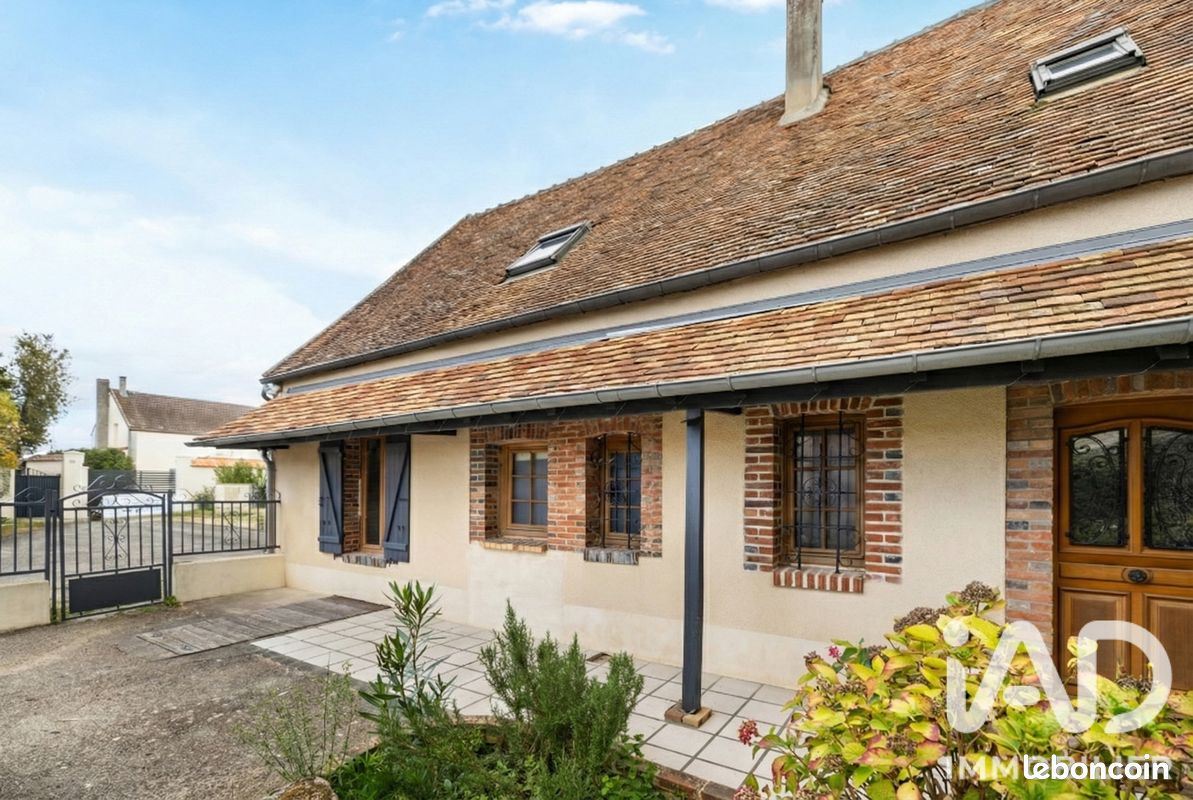 Maison 7 pièces 181 m² · à Montigny-Lencoup · 181 m² · 317 000 €