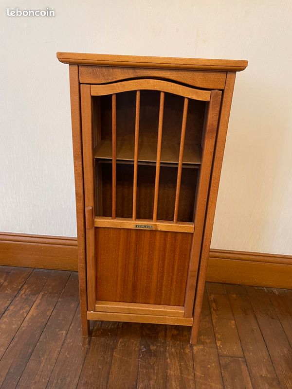 Armoire de poupée en bois ´70 vintage de la marque DEJOU comme neuve (image 1)