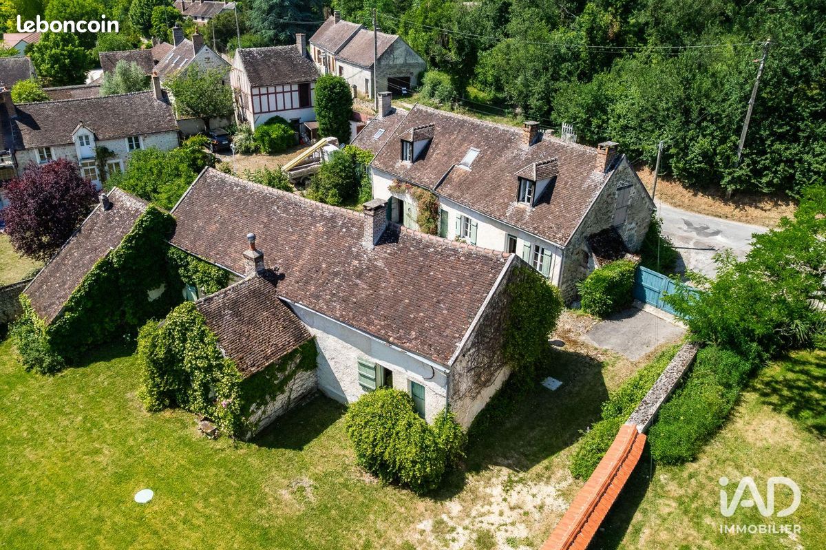 Maison 8 pièces 235 m² · à Dormelles · 235 m² · 395 000 €