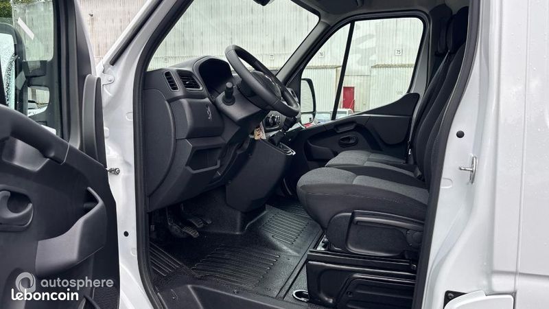 Renault Master Véhicule utilitaire ou Société F3500 L3H3 2.3 Blue dCi 135ch Confort Euro6E (image 16)