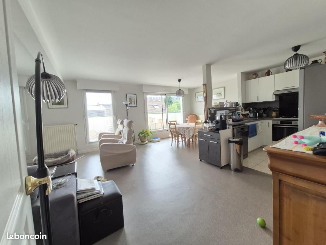 Appartement 4 pièces 97 m² · à Arras · 97 m² · 1 005 €