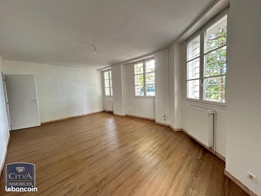 Appartement 6 pièces 121 m² · à Maisons-Alfort · 121 m² · 2 115 €