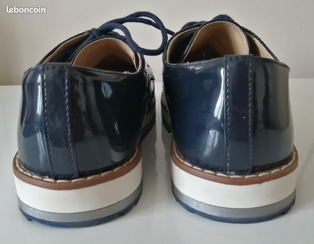 Chaussures derby . P34. Marine. Lacets. Excellent état neuf (image 9)