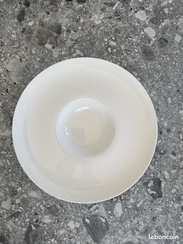 Lot 4 assiettes creuse porcelaine (image 1)