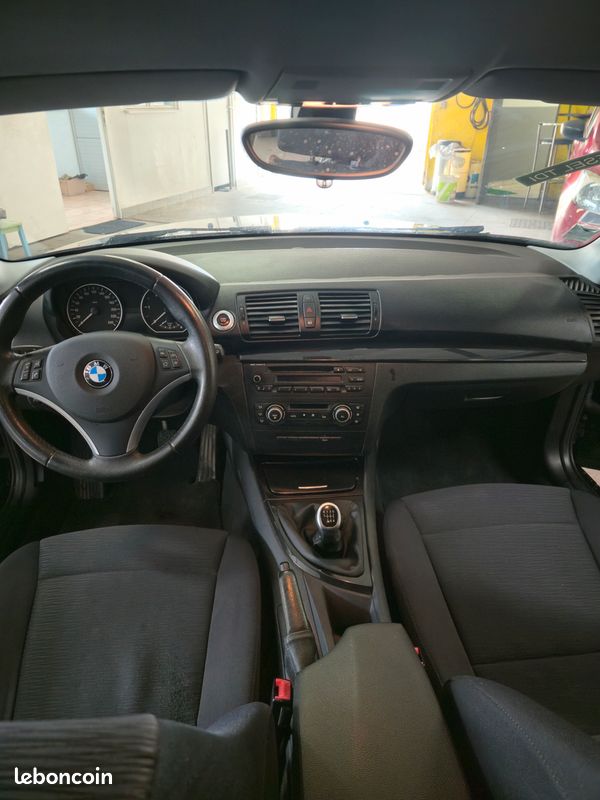 BMW SERIE 118d 143ch berline, noir , 7 cv, 5 portes (image 5)