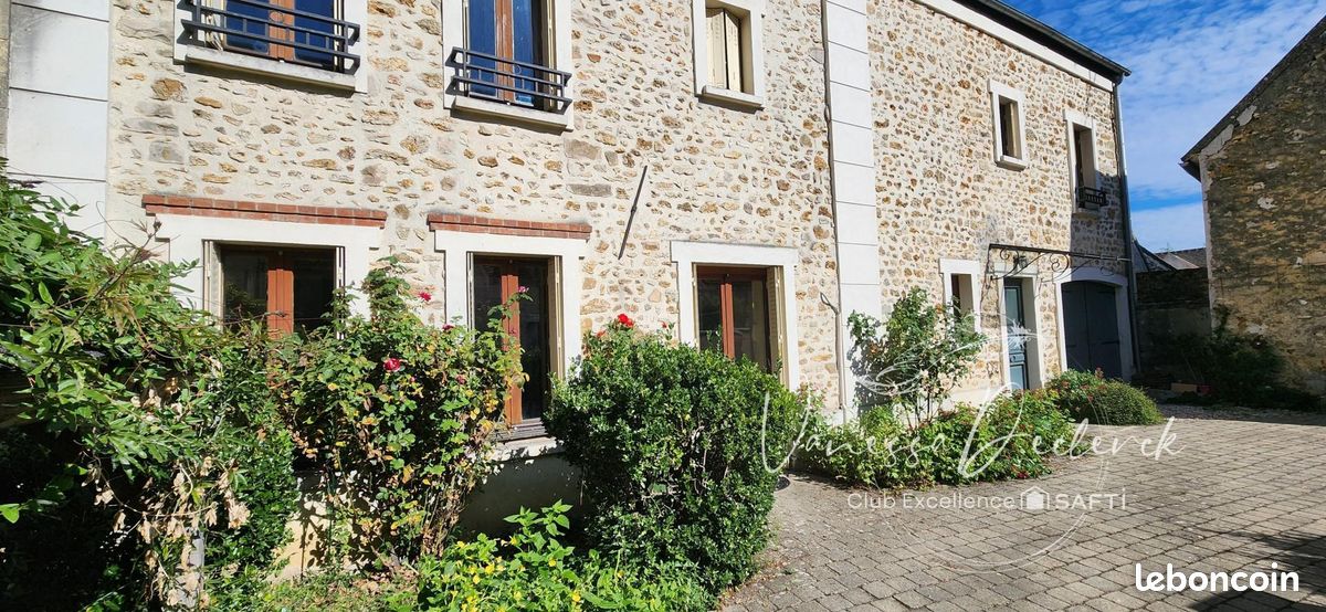 Maison 8 pièces 194 m² · à Angervilliers · 194 m² · 375 000 €