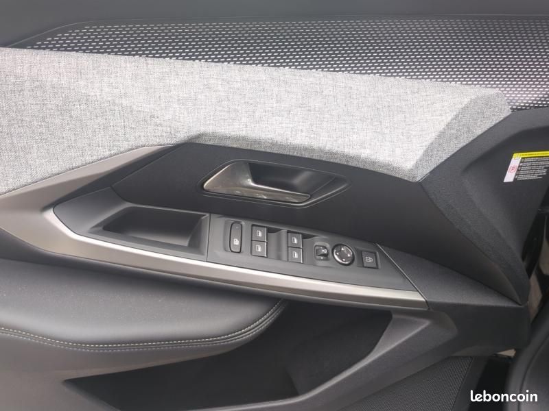 Peugeot 5008 Hybrid 145ch GT e-DCS6 (image 16)