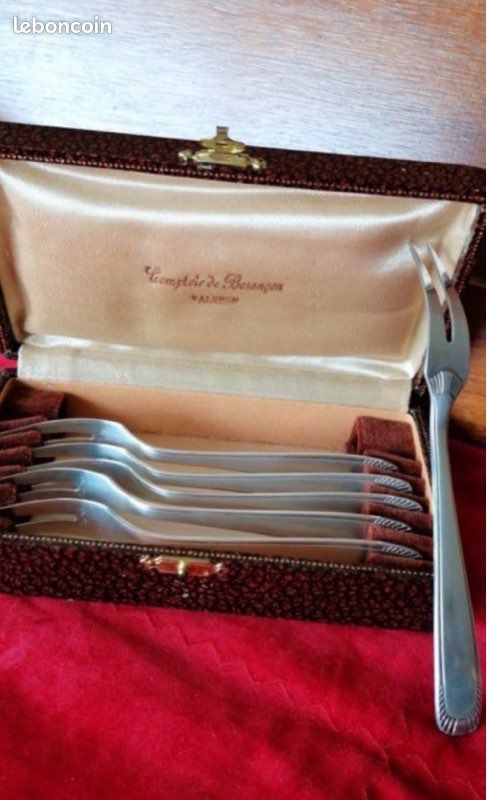 Ercuis Louis XV du Barry 12 fourchettes à huîtres en métal argenté