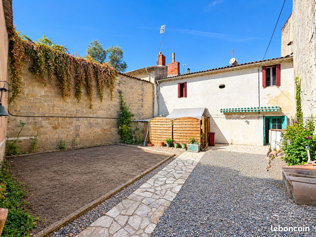 Maison 6 pièces 190 m² · à Barsac · 190 m² · 177 000 €