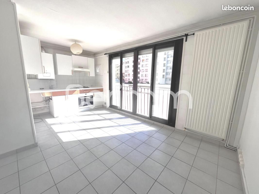 Appartement 3 pièces 49 m² · à Grenoble · 49 m² · 109 000 €