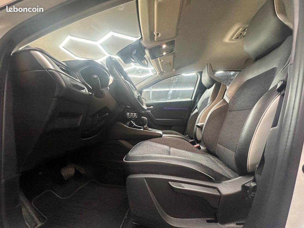 Renault CAPTUR 1.6 145CH Intens + CARPLAY + CAMERA + 2EME MAIN + ENTRETIEN CONSTRUCTEUR + GARANTIE 12 MOIS (image 9)