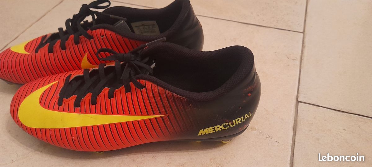 Chaussures de foot Nike Mercurial taille 43 (image 1)