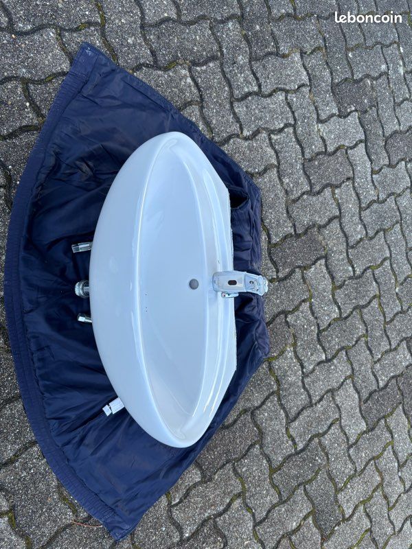 Lavabo avec robinet automatique (image 3)