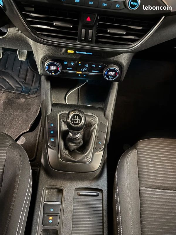 FORD Focus 1.0 125ch Titanium - 2018 - parfait état (image 11)